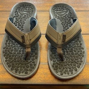 Reef sandals size 13